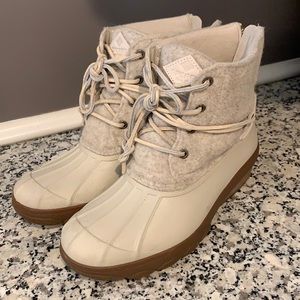 White Women’s Salt Water Wedge Tide Wool Duck Boot